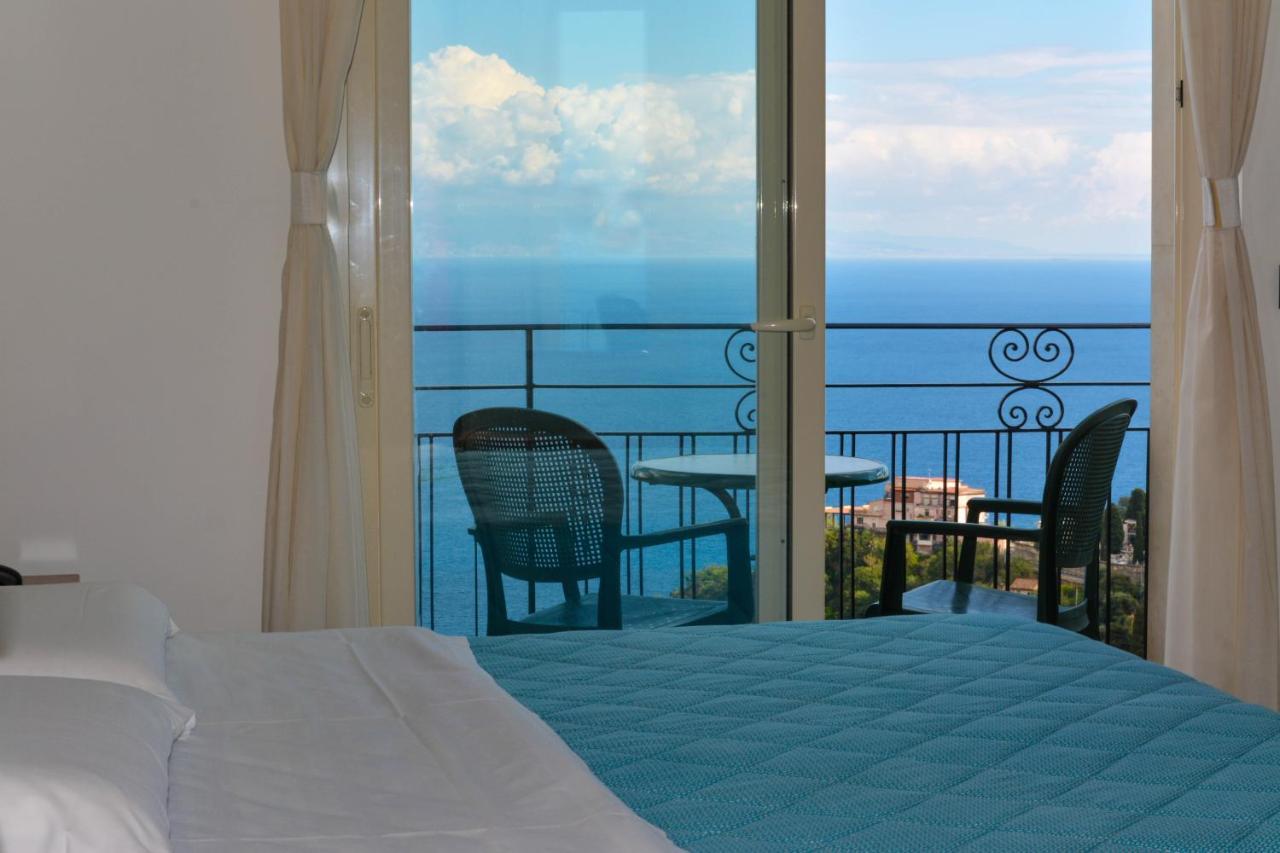 Hotel Condor Таормина Экстерьер фото